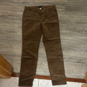 Well Worn Womens corduroy skinny pants.